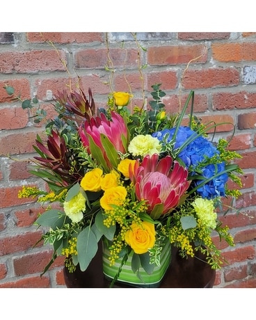 Shining Oasis Flower Arrangement